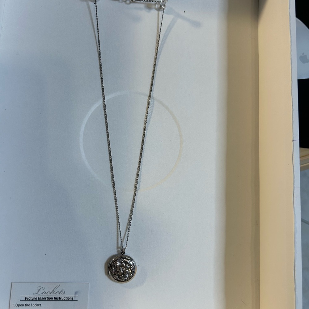 Silver Pendant Necklace